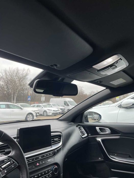 Kia ProCeed офіційне авто.