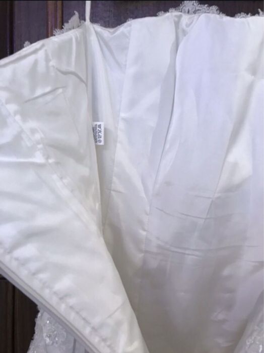 Шикарна весільна сукня