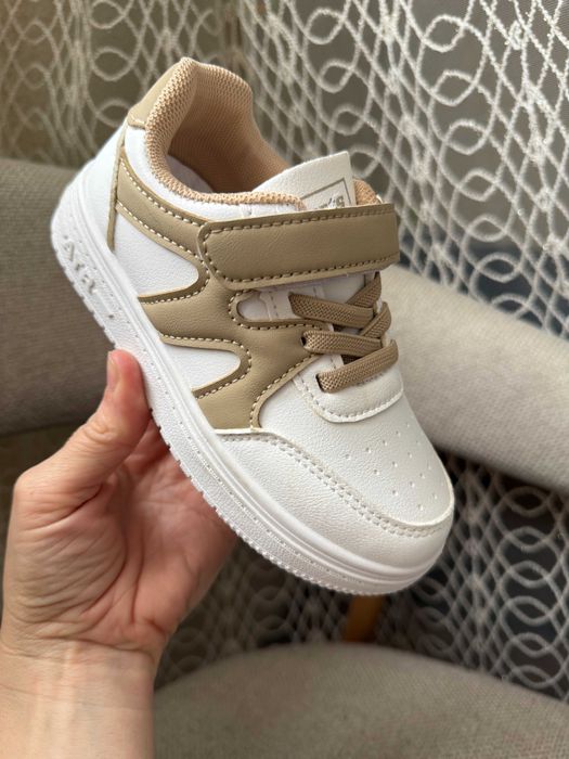 Кросівки дитячі для дівчинки 27 розмір біло-бежеві стильні нові