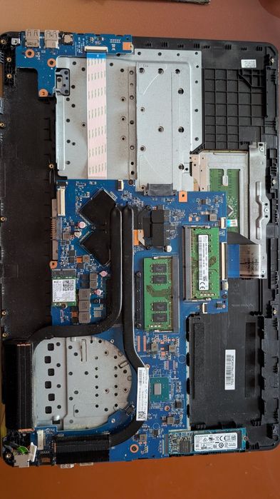 Ноутбук HP Pavilion 17 AB-309NG  Intel i7-7700HQ/RAM16GB/SSD512GB/ GTX 1050Ti 4Gb на запчастини
