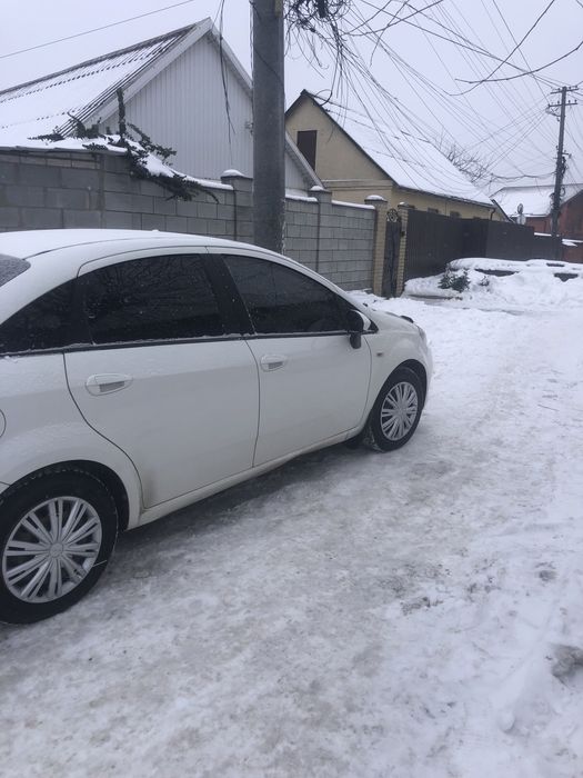 Продам FIAT Linea 1.4 газ/ бензин. 2013год. 4399$.
