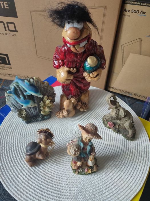 Figurki gipsowe wymienię za kawe