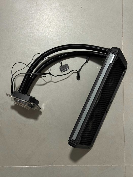 Water cooling CPU Corsair H115i 280mm