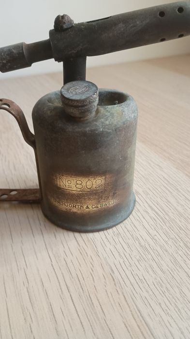 Maçarico a petróleo muito antigo de marca sueca