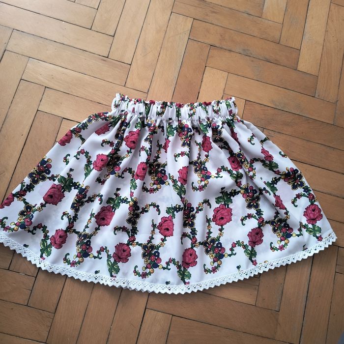 Spódniczka góralska krakowska folk rozmiar 122 biala