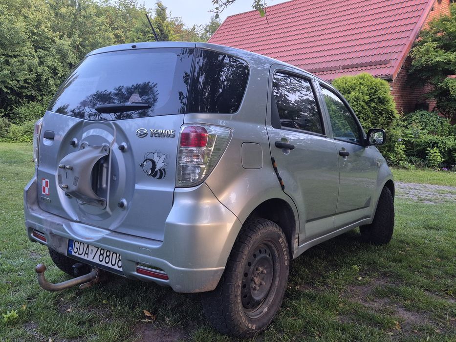 DAIHATSU Terios II 4X4, ben/gaz 2011 r.