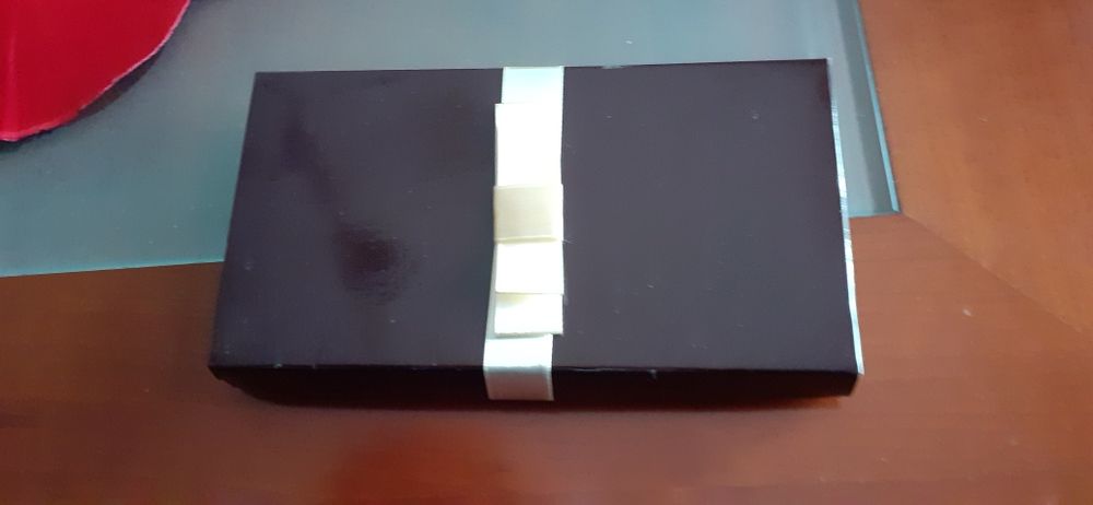 Carteira nova  mulher