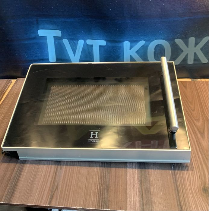 Дверцята до мікрохвильової печі