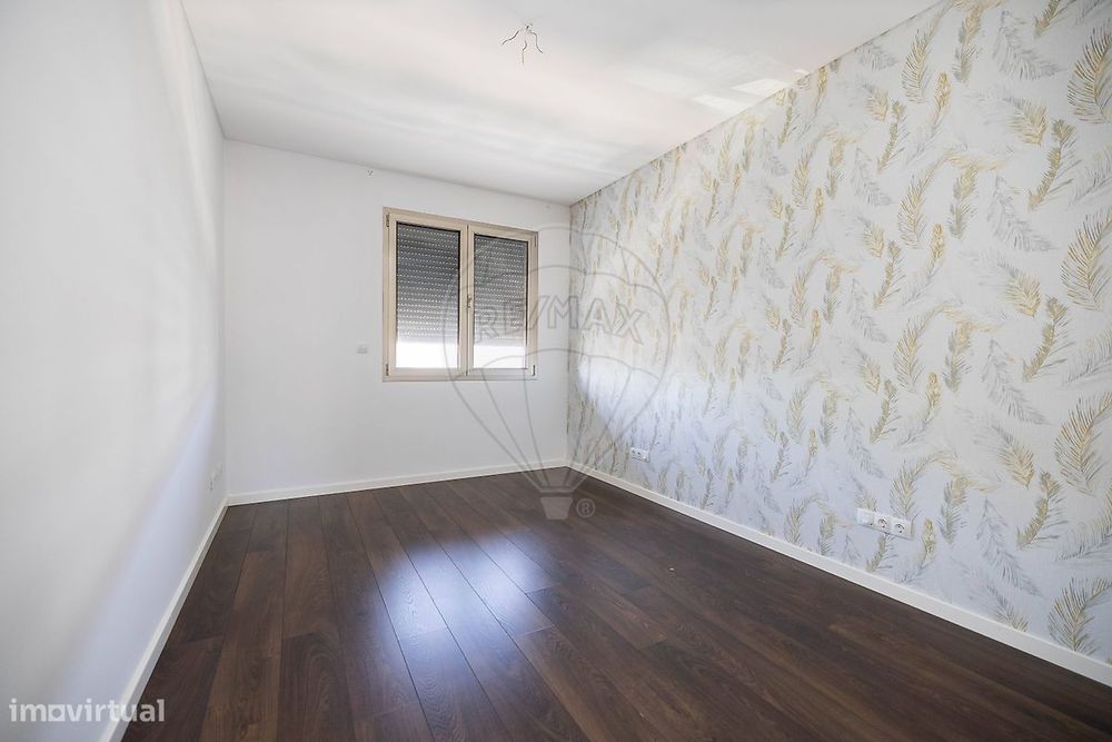Apartamento T4 para arrendamento