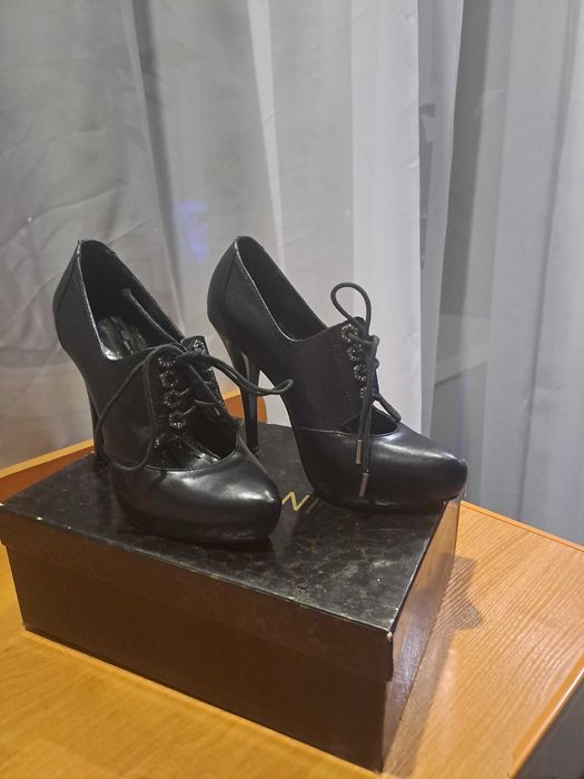 Жіноче взуття батільйони