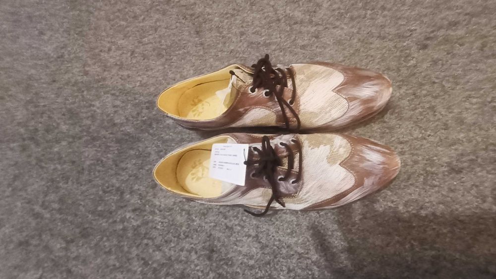 Sapatos homem novos