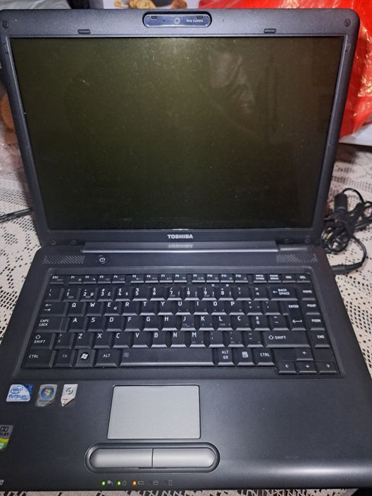 2 Toshiba Satellite A300 para peças/avariados