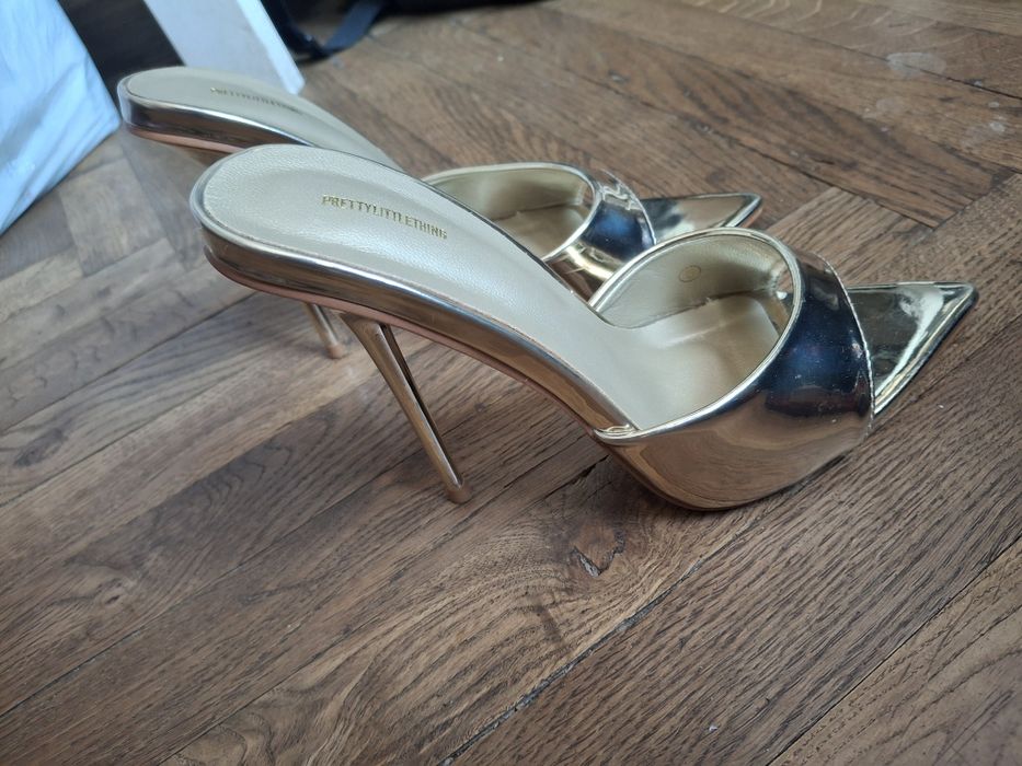 Шльопанці на шпильці,босоніжки