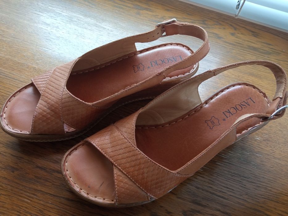 Skórzane sandały Lasocki