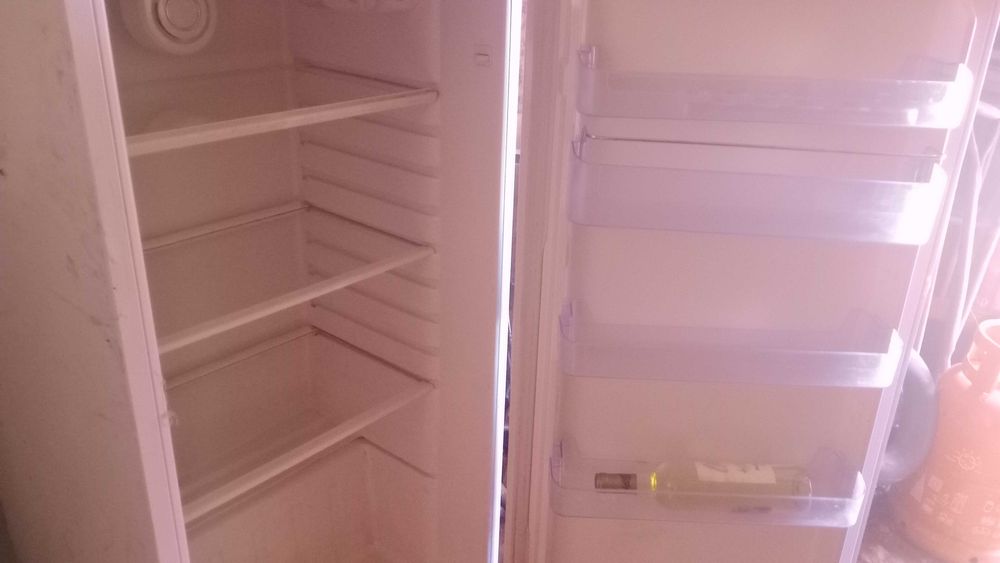 Frigorífico combi com freezer Frisor