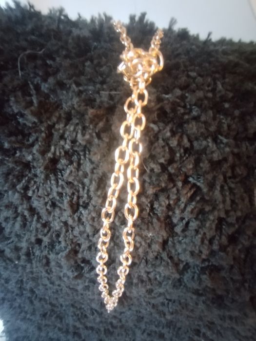 Colar Gravata Dourado – Estilo Lariat Moderno