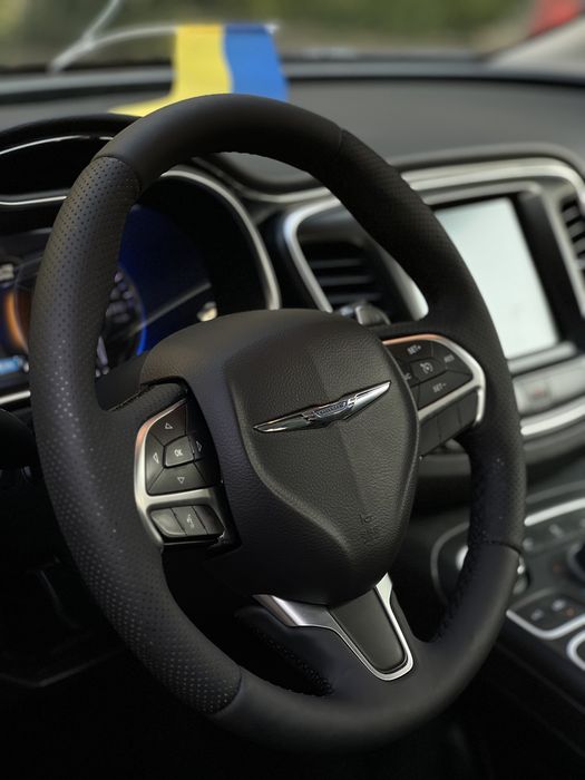 Chrysler 200C 3.6 V6 (300 л.с.) 2016 | Канада (км/ч) | Панорама | 106 тыс. км