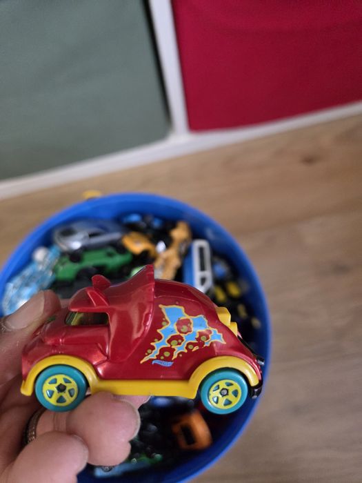 Varios bonecos marvel e outros brinquedos