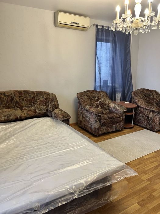 Добровольского/Заболотного, просторная квартира с лоджией и балконом