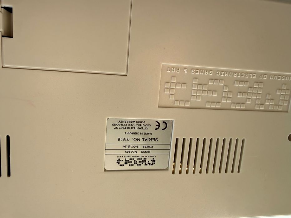 Vendo Mega65 como novo e com caixa.