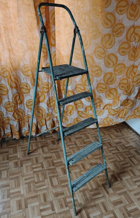 retro drabina stalowa vintage - na pomysł kwietnik obrazy półki