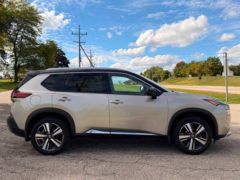 Nissan Rogue SL      2021
