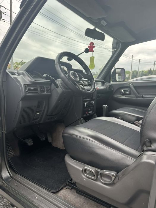 Mitsubishi pajero 2.5