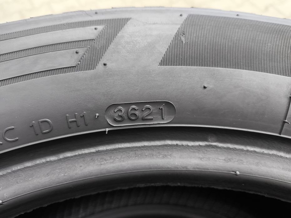 225/55/17C Hankook Winter IceptLV  KOMPLET