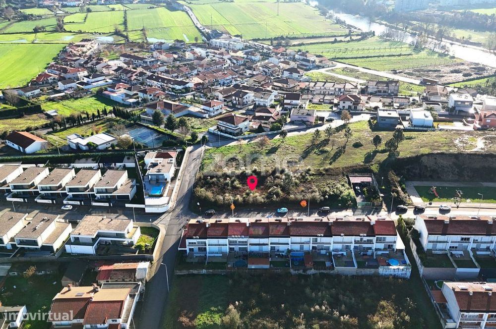 Lote de terreno para construção em Ribeirão, Vila Nova de Famalicão...