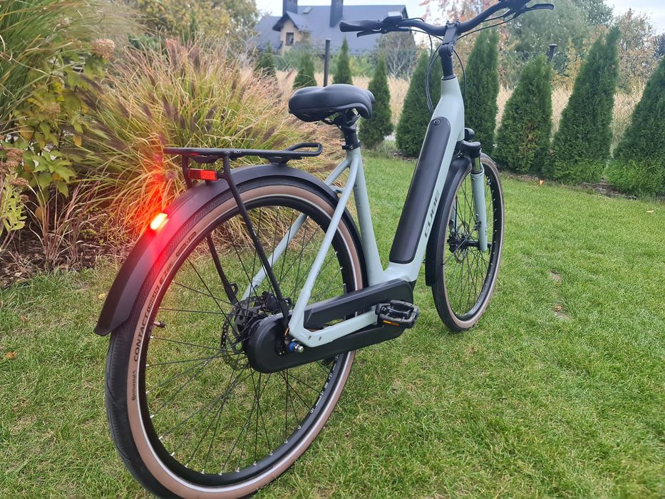 rower elektryczny  Cube Hybrid 800km