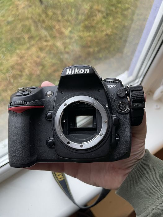 Nikon D300 в гарному стані