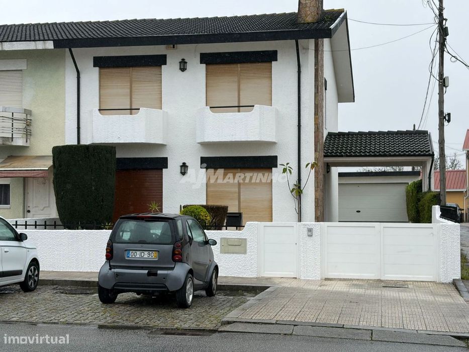 Moradia geminada, para arrendamento, Matosinhos - Leça do Balio