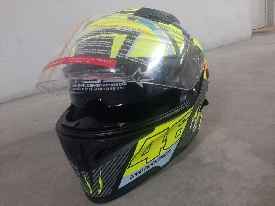 Vendo capacete novo