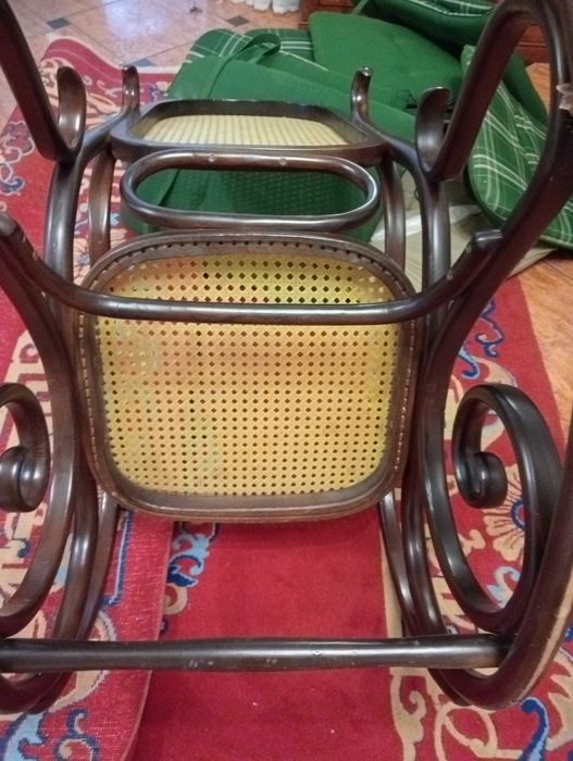 Fotel bujany w dobrym stanie