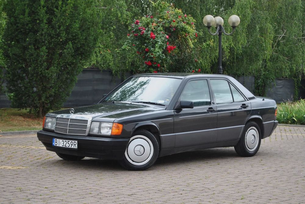 Mercedes-Benz W201 (190) 1.8 benzyna, Szyberdach, Wnętrze jasna jodełka, Ładnie utrzymany !!!