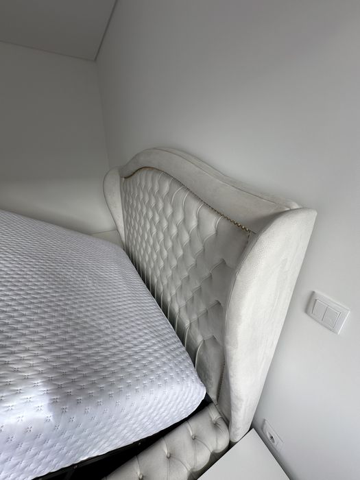 Cama King Size, Modelo Capitonê