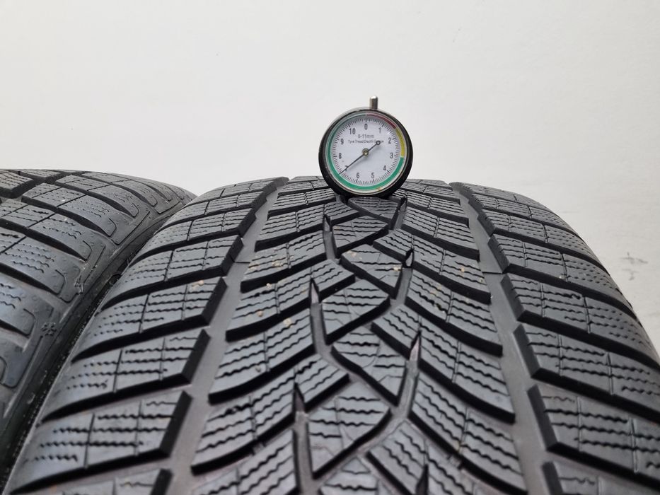 2x 245/35R19 93W Goodyear Ultragrip Performance + 7mm 2022 opony zimowe