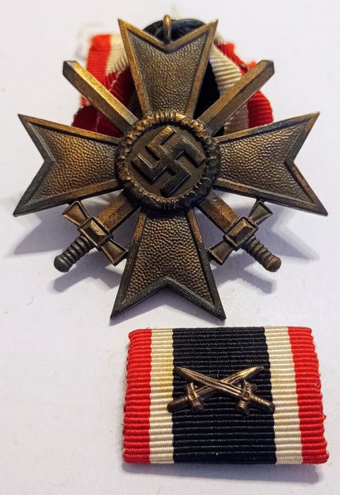 Militaria de Trincheira Werhmatch Cruz de Mérito com Espadas