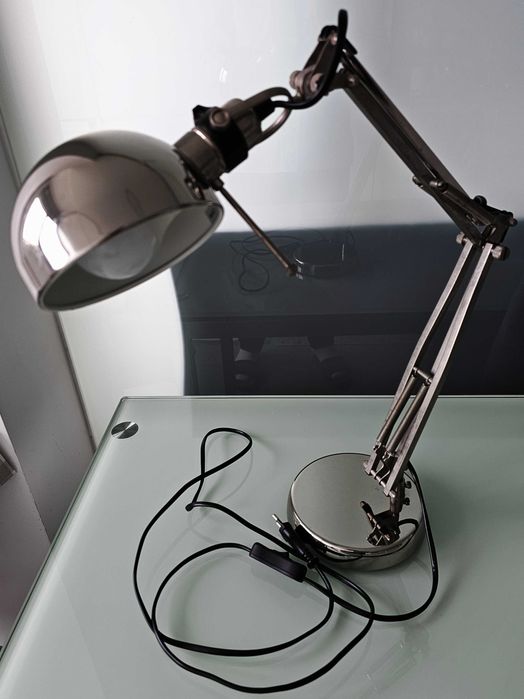 Candeeiro de mesa articulado