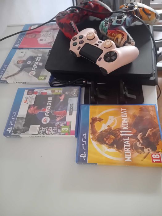 Playstation 4 slim