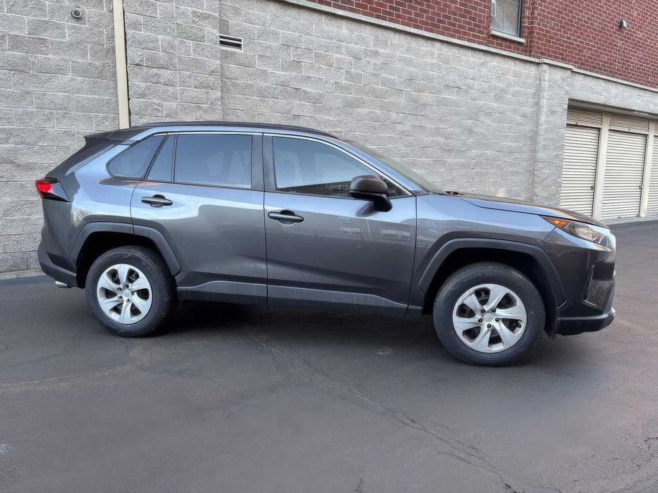 Toyota RAV4      2020