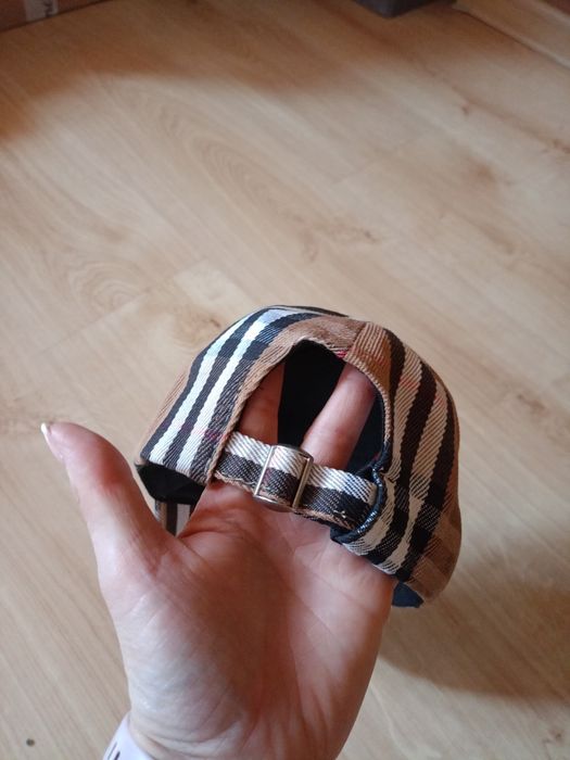 Czapka  Burbery .