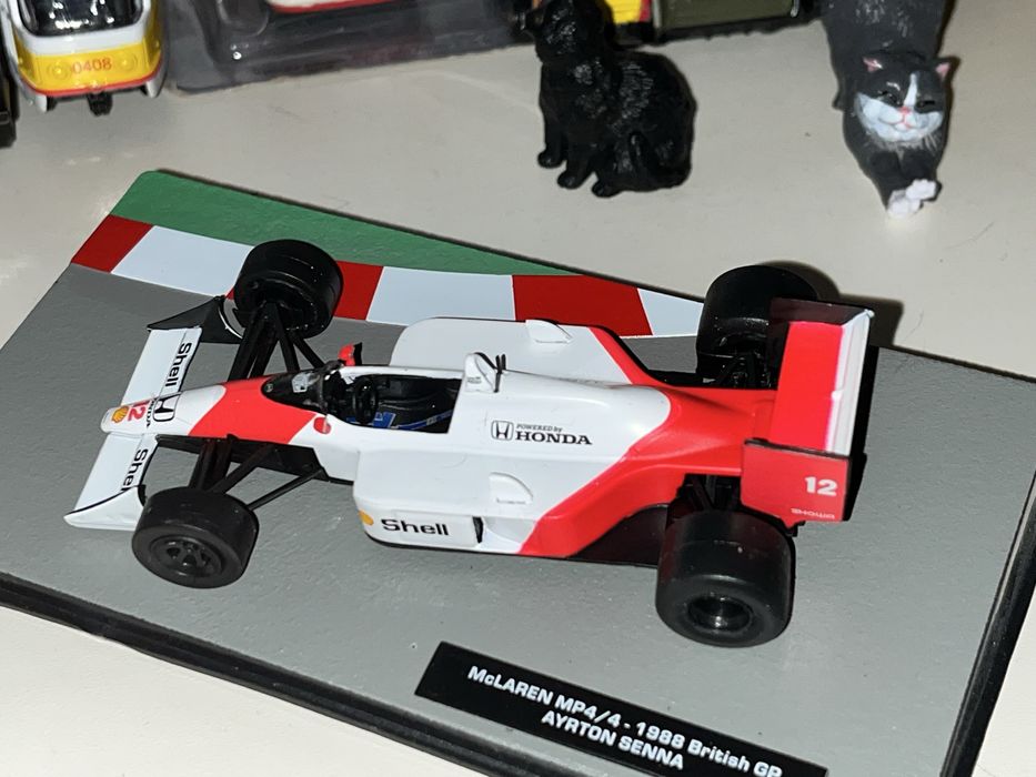 Коллекционная модель Mclaren m4/4