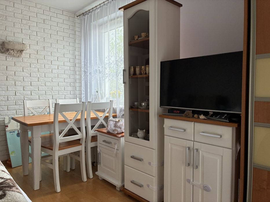 Komplet mebli z litego drewna – Kraina  Mebli Drewnianych (Zestaw)