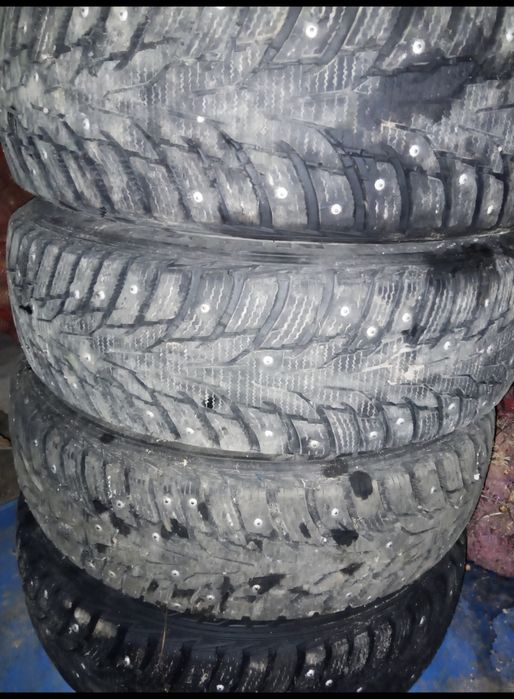 Зимова шипована  гума  р14  175/70