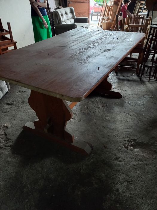 Mesa de Jantar Rústica em Madeira Maciça - Estilo Taberna