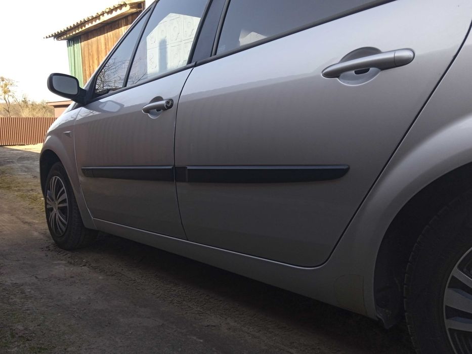 Мінівен Renault Scenic II 1.6 ГАЗ – БЕНЗИН 2005 року