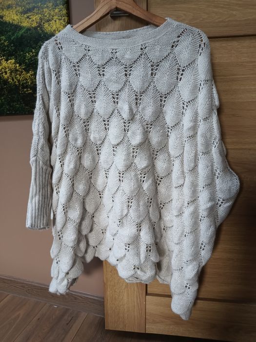 Sweter szydełkowy ażurowy