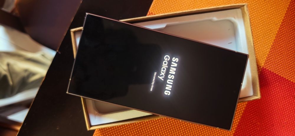 Samsung Galaxy S24 Ultra 512GB — Como Novo (Sem Uso) + Capa MagSafe