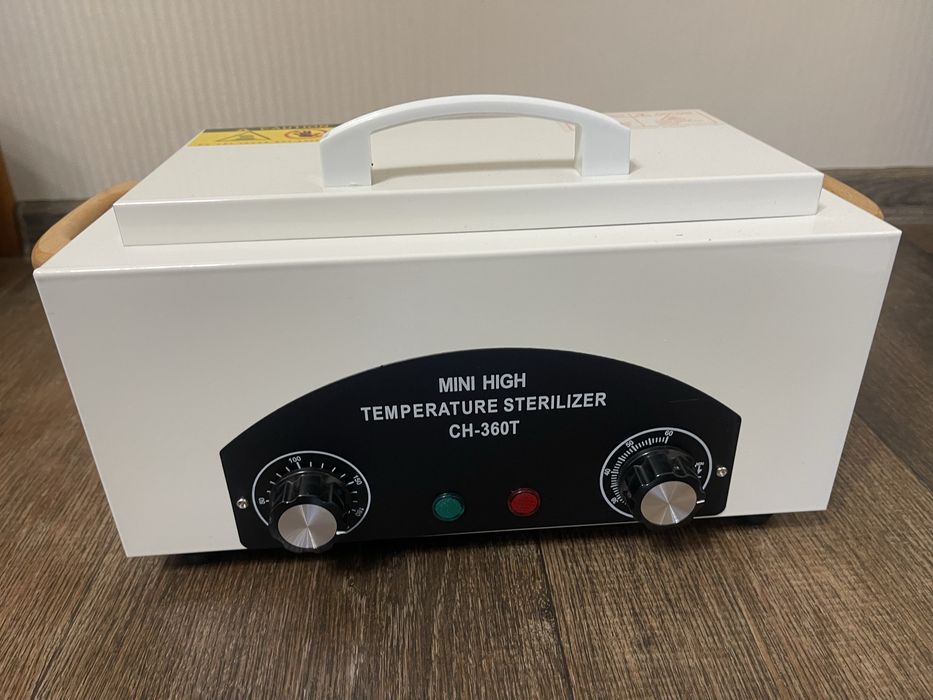 Сухожаровой шкаф для стерилизации и хранения инструментов